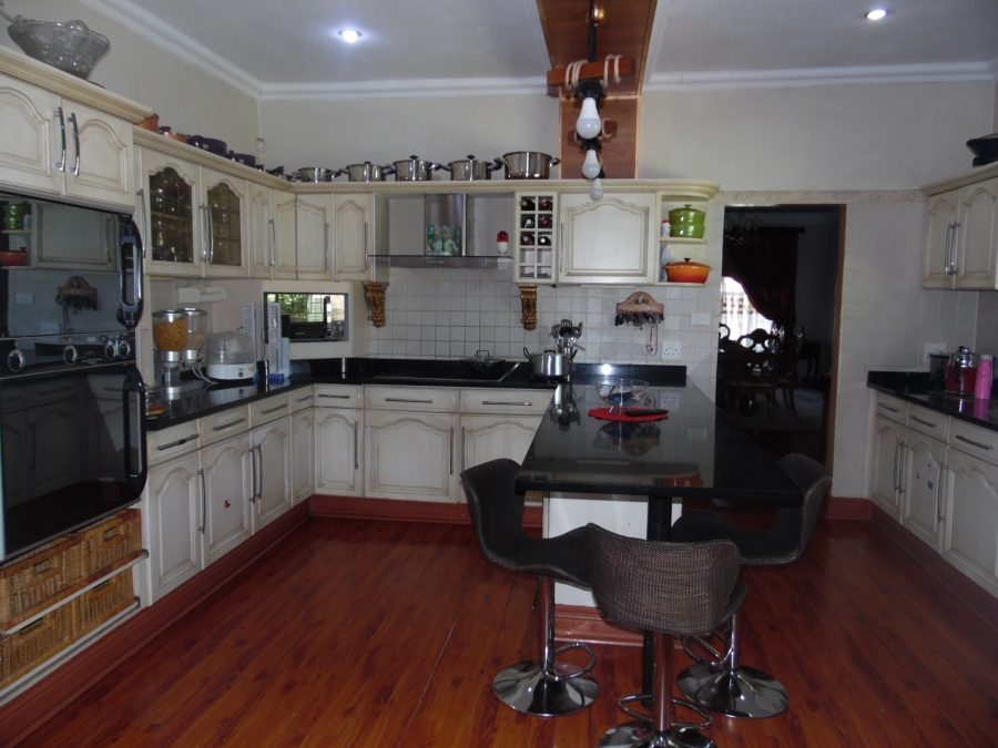 5 Bedroom Property for Sale in Jim Fouchepark Free State